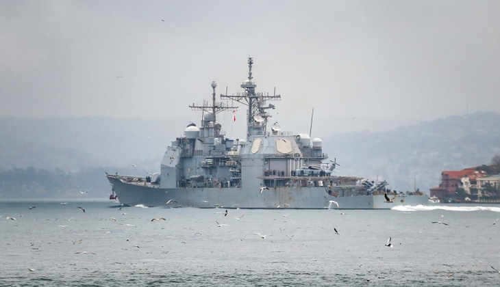 ABD savaş gemisi USS Monterey'in İstanbul Boğazı geçişinde dikkat çeken detay