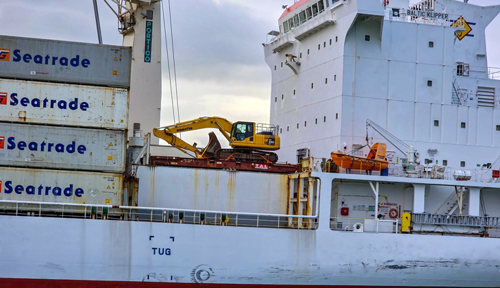 Baltic Klipper isimli geminin konteynerleri denize düştü!
