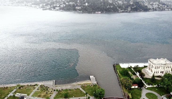 Boğaz'ın mavi suları, çamur rengine döndü