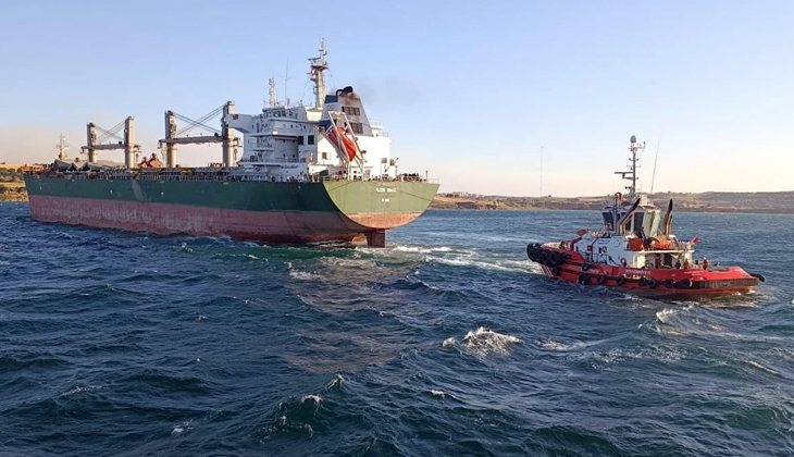Çanakkale Boğazı'nda Dökme Yük Gemisi Karaya Oturdu, Gemi Trafiği Geçici Olarak Durduruldu