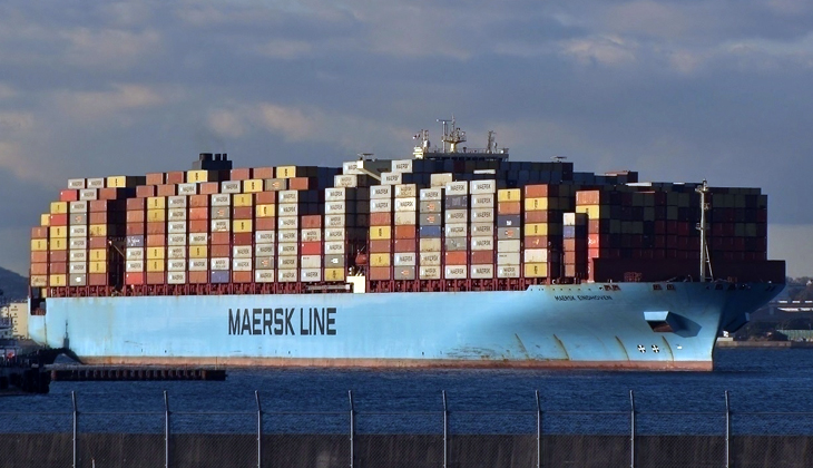 Çin'den ABD'ye doğru seyir halinde olan gemiden yüzlerce konteyner denize düştü