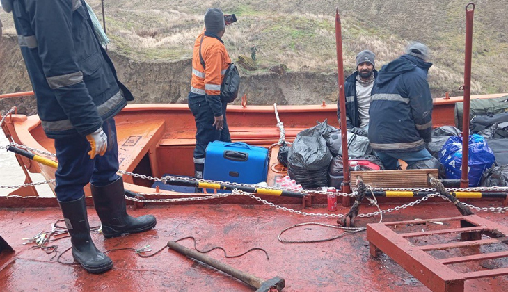 Kerç Boğazı'nda gemi karaya oturdu! Mürettebat tahliye edildi...