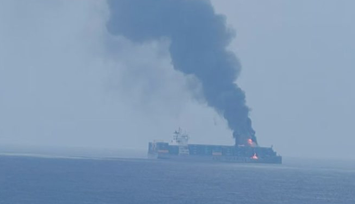 Kızıldeniz’deki konteyner gemisinde patlamanın ardından yangın!