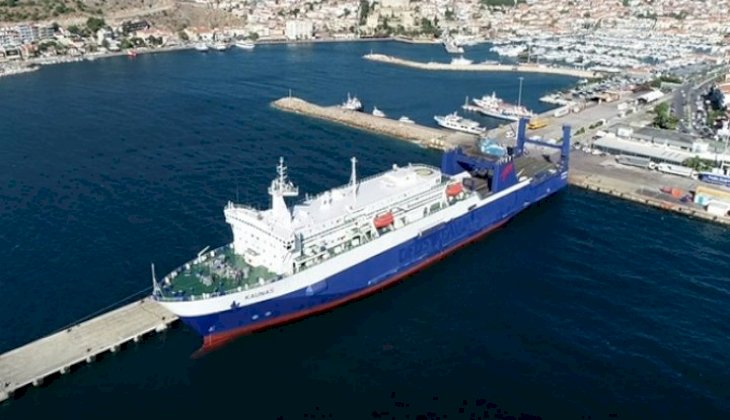 Çeşme-Atina feribot seferlerine verilen ara uzatıldı