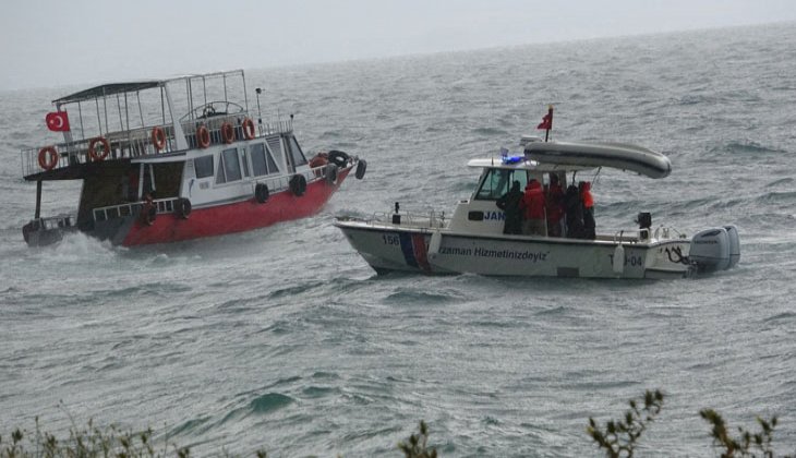 Van Gölü’nde batan tekneyi arama çalışmaları bugün de sonuç vermedi