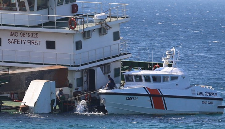 Bozcaada’da karaya oturan gemi Sahil Güvenlik tarafından kontrol edildi