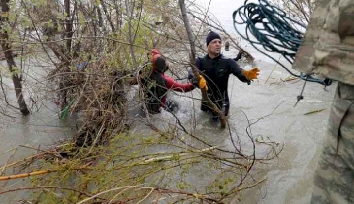 20 kişilik dalgıç ekibi Musul'da arama kurtarma çalışmalarını sürdürüyor