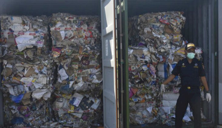 Endonezya yüzlerce atık konteynerini geri gönderdi