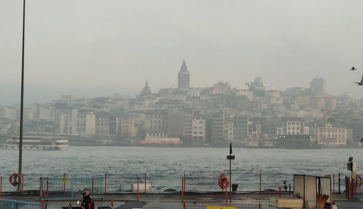 İstanbul Boğazı gemi geçişlerine kapatıldı,bazı vapur seferleri iptal edildi