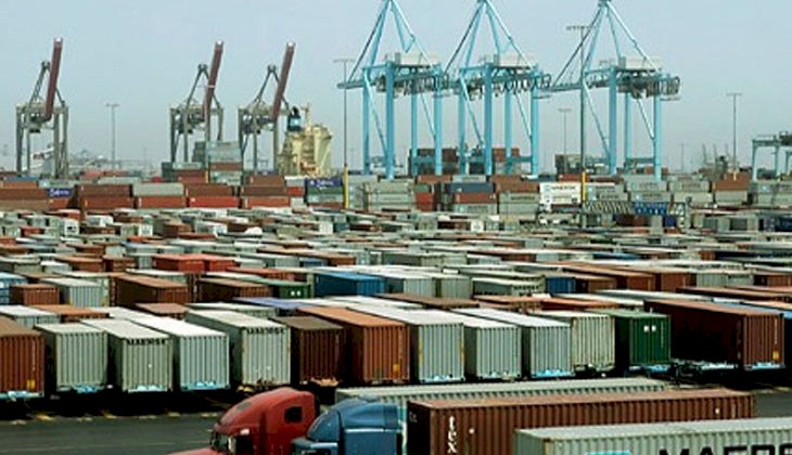 Katar'ın 3 limanında yük elleçleme 3 kattan fazla arttı