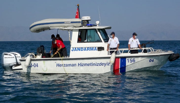 Van Gölü’ndeki batık göçmen teknesi ROW cihazıyla aranıyor