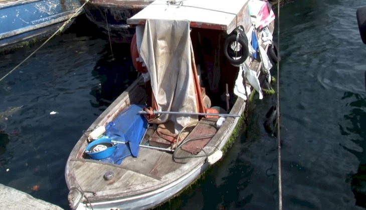 Balıkçı teknesinde erkek cesedi bulundu