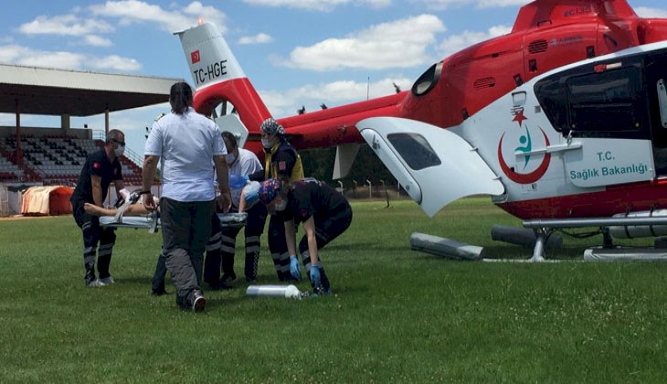 Denizde vurgun yiyen 17 yaşındaki genç, ambulans helikopter ile İstanbul’a gönderildi