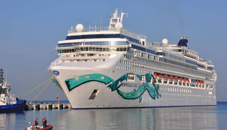 Norwegian Jade, 2.657 yolcusuyla Ege Port Limanına yanaştı