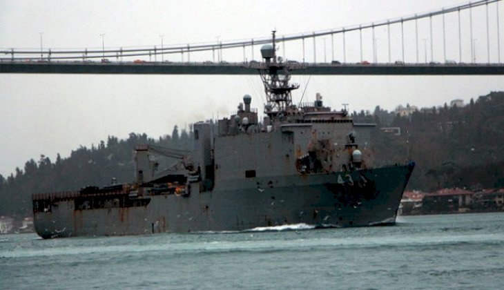 USS Fort McHenry, İstanbul Boğazı'ndan geçti