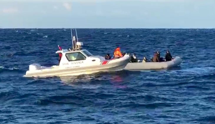 Lastik botta ölüme yolculuk! 30 göçmen yakalandı