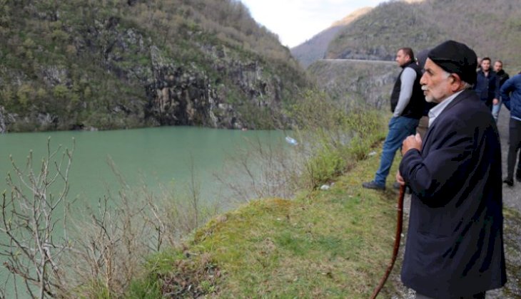 Artvin'de baraj gölünde tekne battı