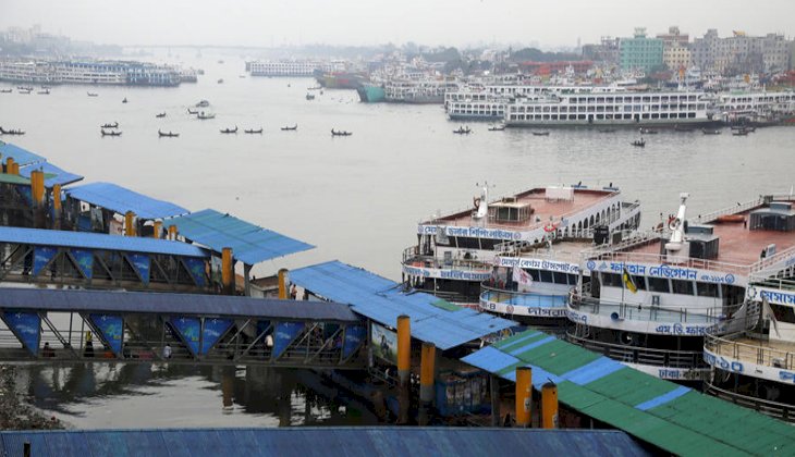 Kasırga nedeniyle batan balıkçı teknesindeki 5 kişiden haber alınamıyor