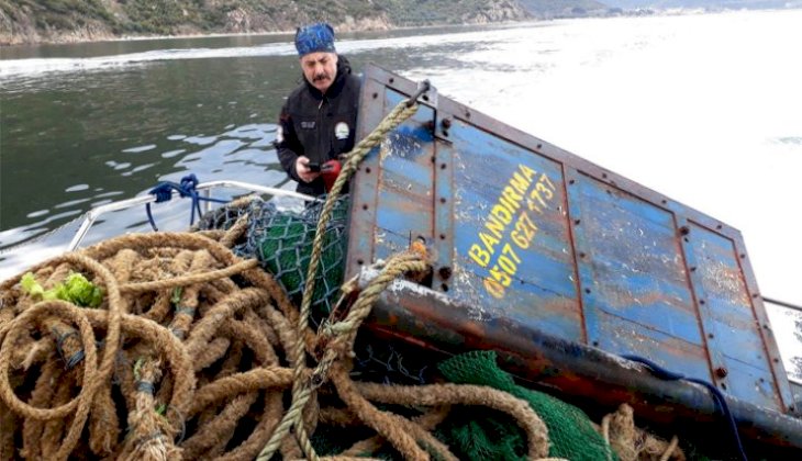 Yasak trol ağları denizden toplandı