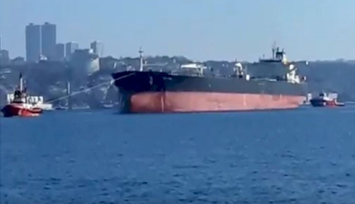 274 metrelik tanker Boğaz'da arızalandı - İzle