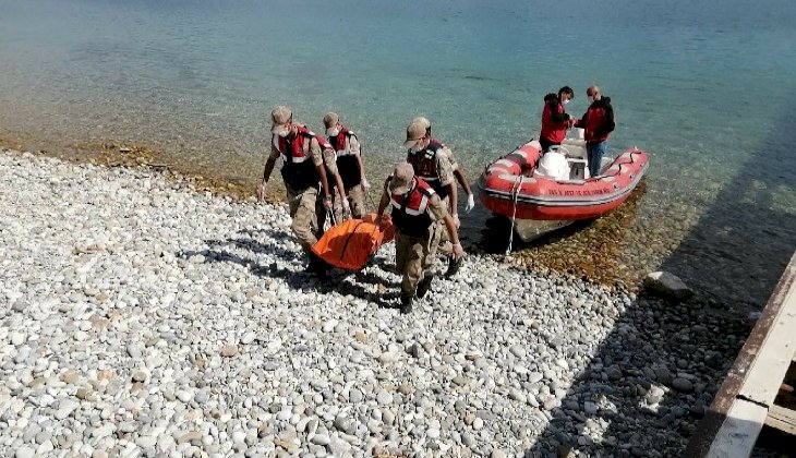 Van Gölü'nde batan tekneden çıkarılan ceset sayısı 25 oldu