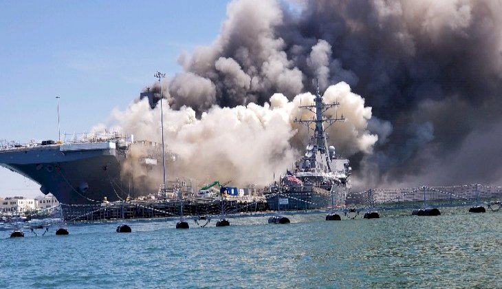 ABD’de USS Bonhomme Richard savaş gemisinde yangın çıktı