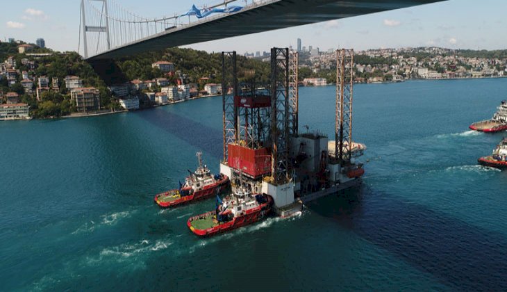 Dev petrol platformu FSM Köprüsünü geçişini tamamladı