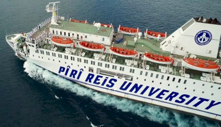 'Piri Reis Üniversitesi Gemisi' Bandırma'da