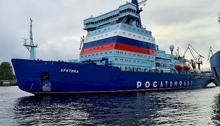 Nükleer buzkıran gemisi Arktika, Murmansk Limanı'na ulaştı