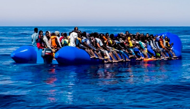 Libya açıklarında 121 kaçak göçmen kurtarıldı