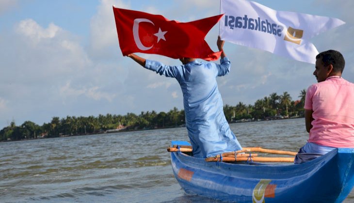 Sadakataşı, Sri Lanka’da 30 balıkçı teknesi dağıttı