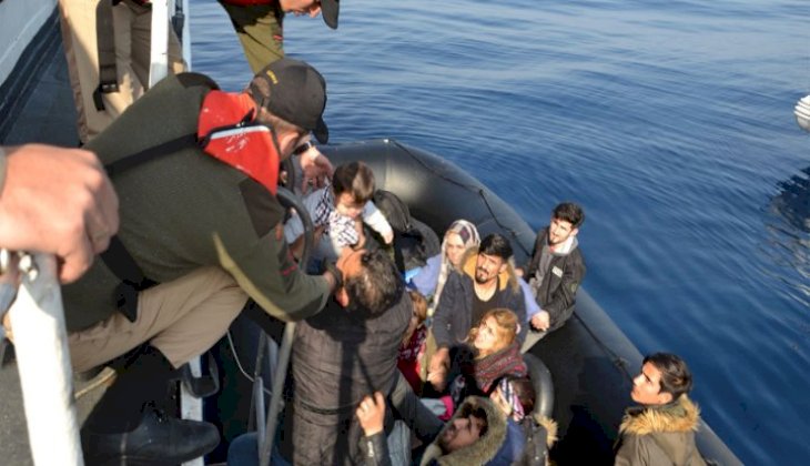 Yunan adalarına geçmeye çalışan 111 kaçak göçmen yakalandı