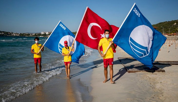 Dünyaca ünlü Ilıca Plajı Mavi Bayrak ile onurlandı
