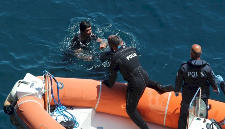30 metre yükseklikten denize atlayan kişiyi deniz polisi kurtardı
