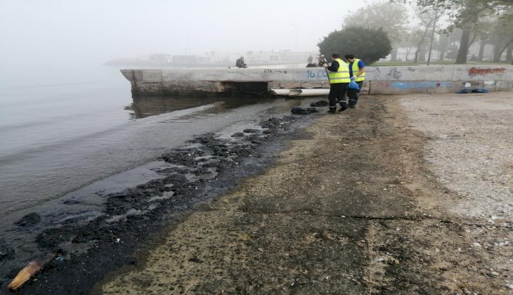 Aliağa’da deniz temizlik çalışmaları devam ediyor