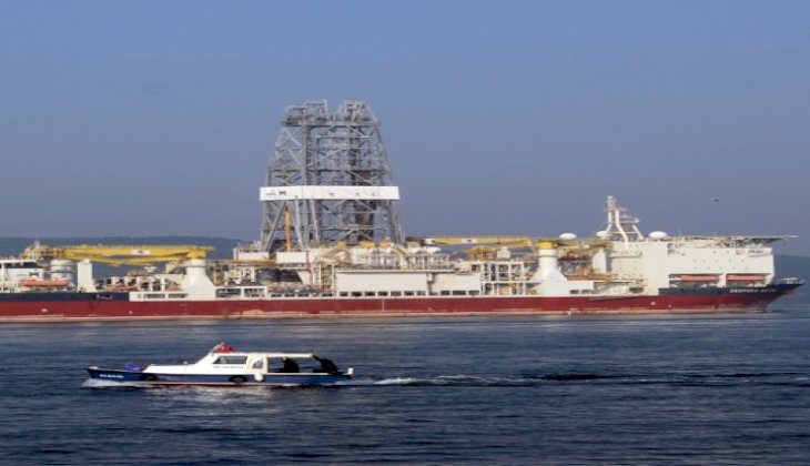 Türkiye'nin yeni sondaj gemisi Çanakkale Boğazı'ndan geçti