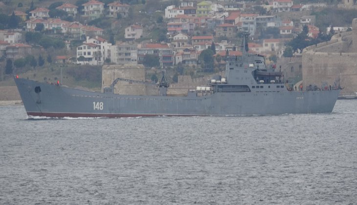 Rus savaş gemisi Orsk, Çanakkale Boğazı’ndan geçti