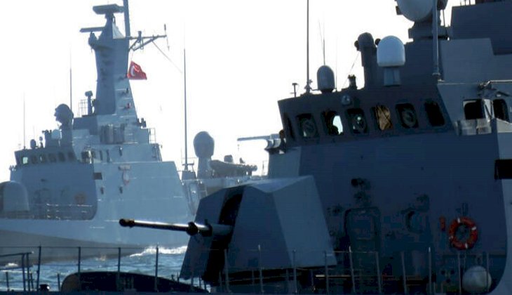 Akdeniz'de Türk savaş gemileri harekete geçti