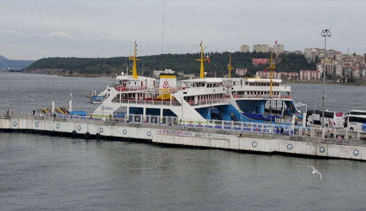 Şehid Ömer Halisdemir gemisi bakımdan geçti