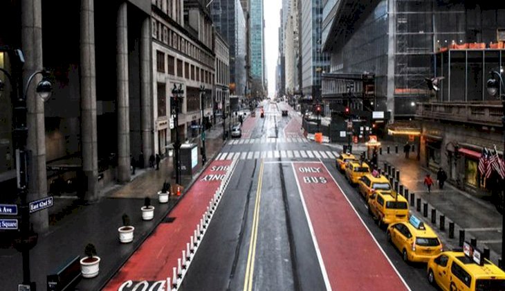 New York'ta zorunlu olmayan tüm iş yerleri kapandı -İzle