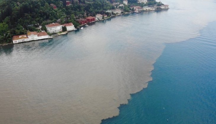 İstanbul Boğazı çamura bulandı