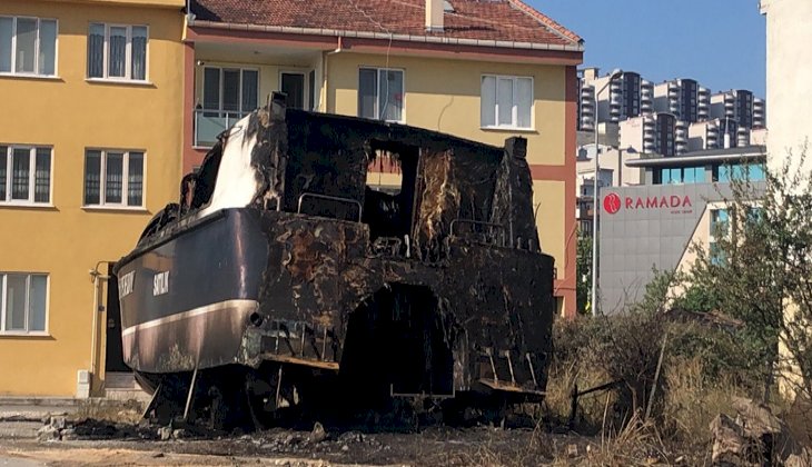 Gemlik'te lüks yat alevlere teslim oldu