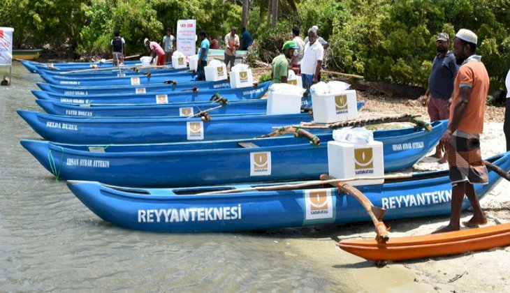 Türk hayırseverlerden Sri Lanka’ya balıkçı teknesi