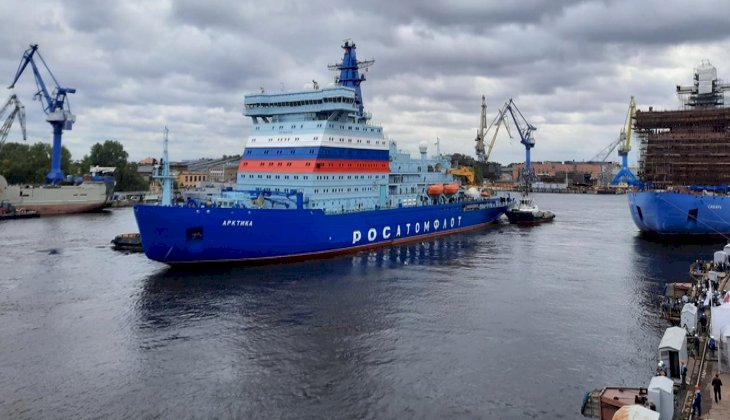 Nükleer buzkıran Arktika, Murmansk’a doğru yola çıktı