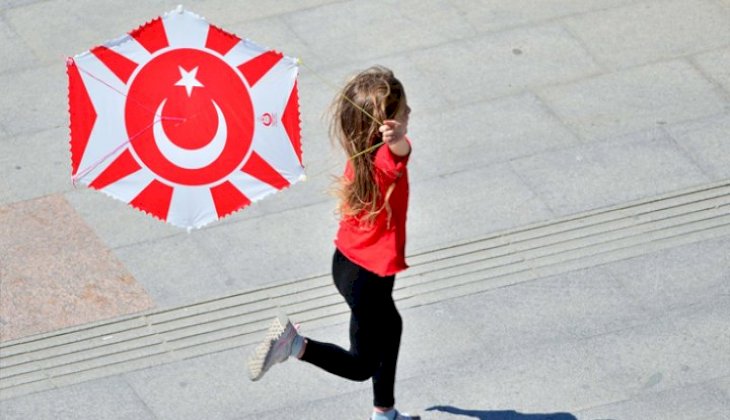 23 Nisan'da gemileri 8 bin kişi ziyaret etti