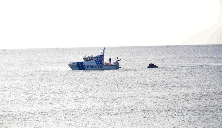 Antalya açıklarında batan teknedeki üç kişiyi balıkçılar kurtardı