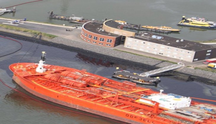 M / T BOW JUBAIL Rotterdam Limanı’nda iskeleye çarptı