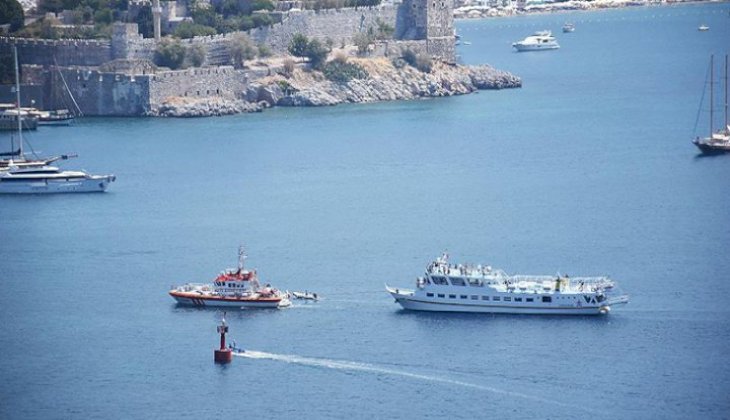 Arızalanan Yunan feribotunu kıyı emniyeti kurtardı