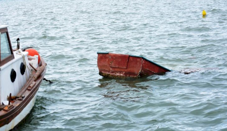 Ayvalık'ta tekneleri parçalanan balıkçılar barınak istiyor