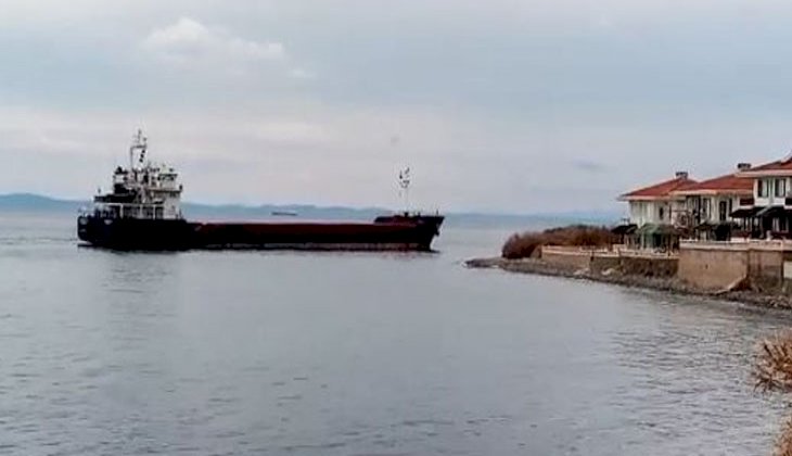 Tekirdağ’da karaya oturan kuru yük gemisi kurtarılıyor